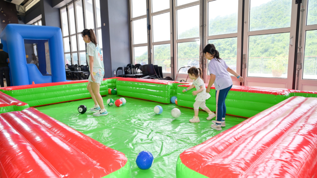 充氣足桌球 Pool Soccer